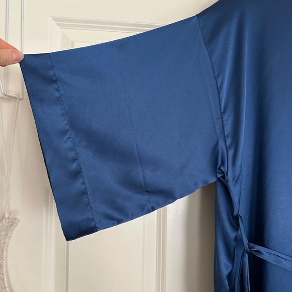 Victoria's Secret Deep Blue Robe - Picture 4 of 5